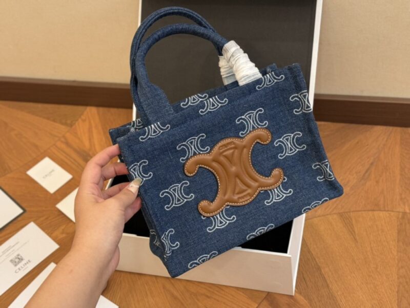 【AT2807】Celineの新しいトートバッグは今年の凱旋門でとても人気です~