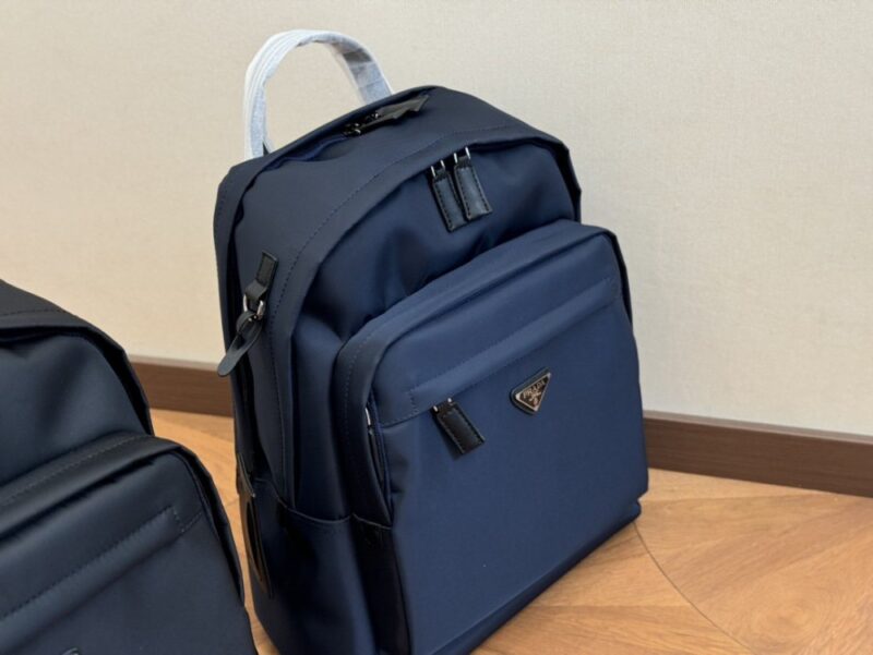 【AT2810】Prada プラダ ナイロン リュックサック 双肩バッグと言えば、このバッグをお勧めしないわけにはいかない！ このバッグのデザインは想像を絶するほど素晴らしいです！