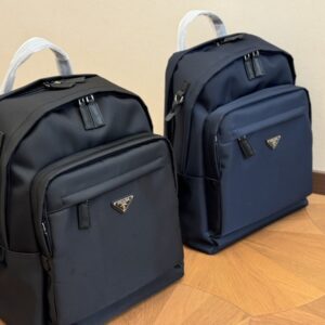 【AT2810】Prada プラダ ナイロン リュックサック 双肩バッグと言えば、このバッグをお勧めしないわけにはいかない！ このバッグのデザインは想像を絶するほど素晴らしいです！