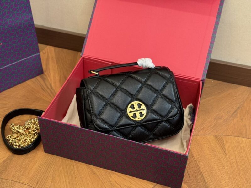 【AT2814】Tory BurchのKiraチェーンは、デザインと色がとても素敵です！ 超軽量で使いやすいです。