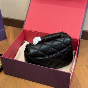 【AT2814】Tory BurchのKiraチェーンは、デザインと色がとても素敵です！ 超軽量で使いやすいです。
