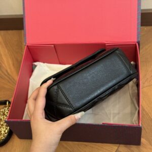 【AT2814】Tory BurchのKiraチェーンは、デザインと色がとても素敵です！ 超軽量で使いやすいです。