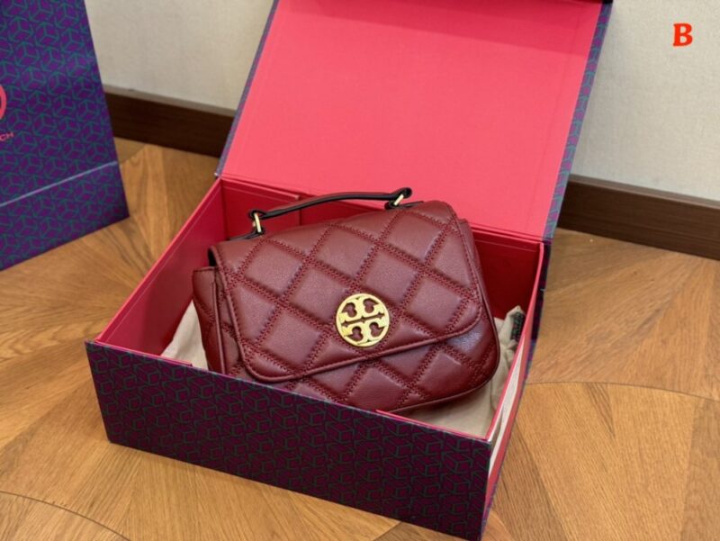 【AT2814】Tory BurchのKiraチェーンは、デザインと色がとても素敵です！ 超軽量で使いやすいです。
