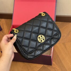 【AT2816】Tory BurchのKiraチェーンは、デザインと色合いがとても素敵です！
