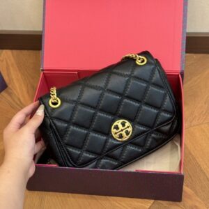 【AT2816】Tory BurchのKiraチェーンは、デザインと色合いがとても素敵です！