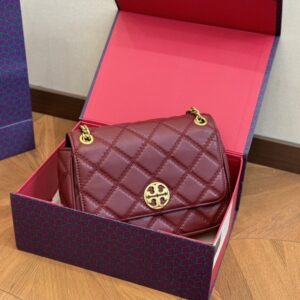 【AT2816】Tory BurchのKiraチェーンは、デザインと色合いがとても素敵です！