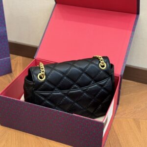 【AT2816】Tory BurchのKiraチェーンは、デザインと色合いがとても素敵です！