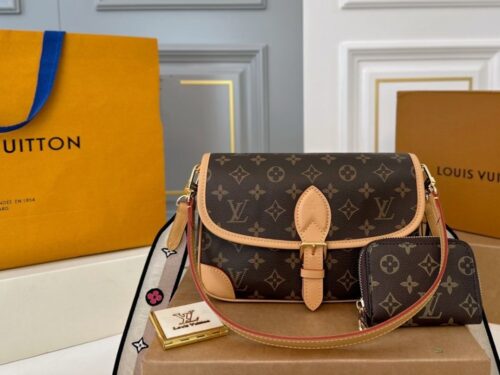 【AT2821】LVルイヴィトンのDianeクラシックスティックバッグ💕 バッグ内にはコインケース+鏡🪞が付属しています