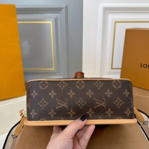 【AT2821】LVルイヴィトンのDianeクラシックスティックバッグ💕 バッグ内にはコインケース+鏡🪞が付属しています