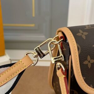 【AT2821】LVルイヴィトンのDianeクラシックスティックバッグ💕 バッグ内にはコインケース+鏡🪞が付属しています