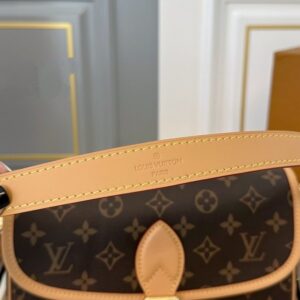 【AT2821】LVルイヴィトンのDianeクラシックスティックバッグ💕 バッグ内にはコインケース+鏡🪞が付属しています