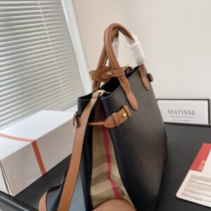 【AT2827】Burberry Banner シリーズ全てのアイテムは使用していないおしゃれな日常用のショルダーバッグです。控えめでシックなバッグは、耐久性があり実用的です