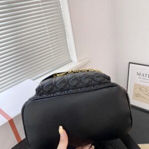 【AT2828】Dior ディオールの新しいForever Loveバックパックは、アップグレード版のオリジナルチェーンショルダーストラップで、さまざまなバッグスタイルで着用できるバックパックです。 双肩包ディオール ベビーなど有名人が同じものを持っています。