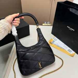 【AT2830】Yves Saint Laurent YSL サデホーボーチェーンバッグ（ヤギ革）。独特なバッグ形状は人目を引き、さまざまなスタイルに合わせて多様なバッグの方法を提供し、レトロでかわいらしい