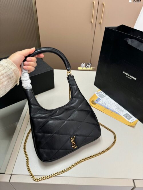 【AT2830】Yves Saint Laurent YSL サデホーボーチェーンバッグ（ヤギ革）。独特なバッグ形状は人目を引き、さまざまなスタイルに合わせて多様なバッグの方法を提供し、レトロでかわいらしい