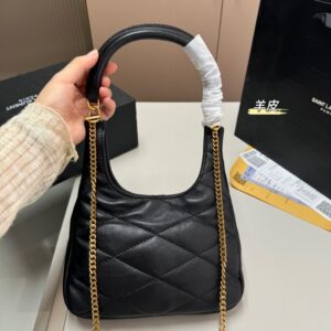【AT2830】Yves Saint Laurent YSL サデホーボーチェーンバッグ（ヤギ革）。独特なバッグ形状は人目を引き、さまざまなスタイルに合わせて多様なバッグの方法を提供し、レトロでかわいらしい