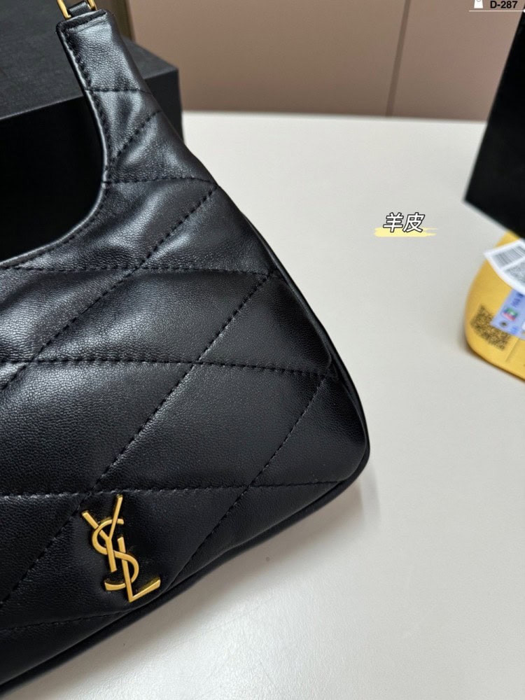 【AT2830】Yves Saint Laurent YSL サデホーボーチェーンバッグ（ヤギ革）。独特なバッグ形状は人目を引き、さまざまなスタイルに合わせて多様なバッグの方法を提供し、レトロでかわいらしい