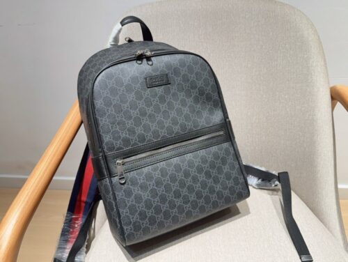 【AT2837】Gucci ブラックフラワーバックパック リュックサック 大容量通勤バッグ