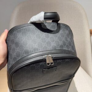 【AT2837】Gucci ブラックフラワーバックパック リュックサック 大容量通勤バッグ