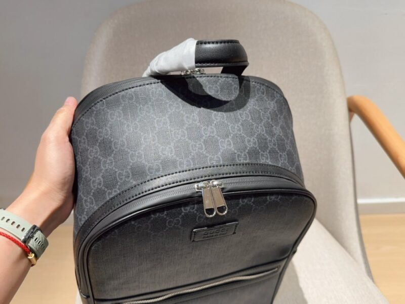 【AT2837】Gucci ブラックフラワーバックパック リュックサック 大容量通勤バッグ