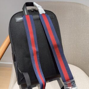 【AT2837】Gucci ブラックフラワーバックパック リュックサック 大容量通勤バッグ