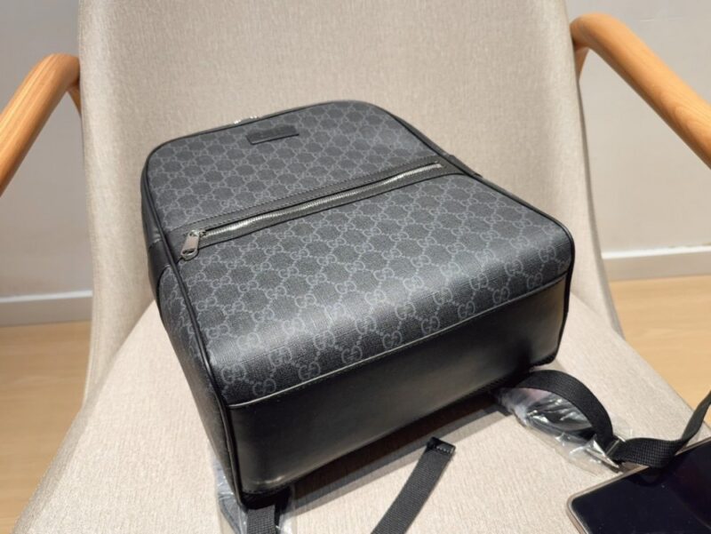 【AT2837】Gucci ブラックフラワーバックパック リュックサック 大容量通勤バッグ