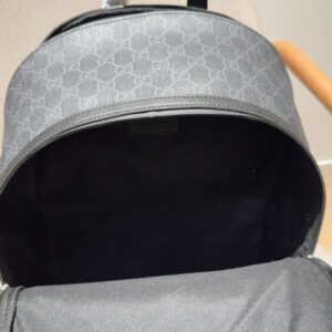 【AT2837】Gucci ブラックフラワーバックパック リュックサック 大容量通勤バッグ