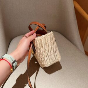 【AT2838】Celine セリーヌ24の新作、竹で編まれた買い物かご。休暇用の草で編まれたハンドバッグ。