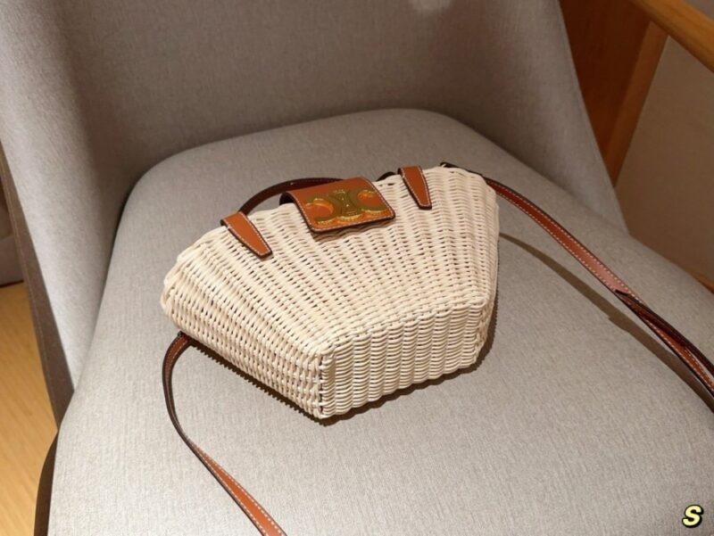 【AT2838】Celine セリーヌ24の新作、竹で編まれた買い物かご。休暇用の草で編まれたハンドバッグ。