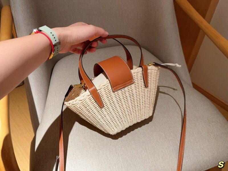 【AT2838】Celine セリーヌ24の新作、竹で編まれた買い物かご。休暇用の草で編まれたハンドバッグ。