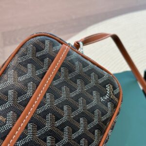 【AT2840】Goyard ゴヤールの斜めがけバッグ、カメラ用バッグ。おしゃれな感じが一瞬でやってきます。美しい女性たちが好むスタイルです〜