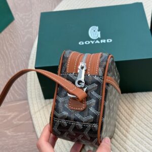 【AT2840】Goyard ゴヤールの斜めがけバッグ、カメラ用バッグ。おしゃれな感じが一瞬でやってきます。美しい女性たちが好むスタイルです〜