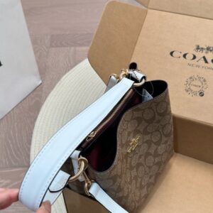 【AT2844】Coach のバケツバッグは万能でクラシック、断れない魅力があります。品位が光る、高級感満載。
