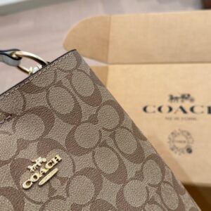 【AT2844】Coach のバケツバッグは万能でクラシック、断れない魅力があります。品位が光る、高級感満載。