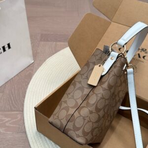 【AT2844】Coach のバケツバッグは万能でクラシック、断れない魅力があります。品位が光る、高級感満載。