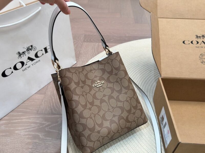 【AT2844】Coach のバケツバッグは万能でクラシック、断れない魅力があります。品位が光る、高級感満載。