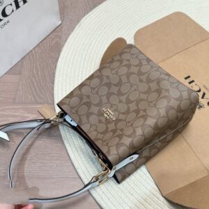 【AT2844】Coach のバケツバッグは万能でクラシック、断れない魅力があります。品位が光る、高級感満載。