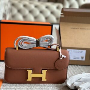 【AT2850】Hermesのカーフスチュワーデスバッグ！24Kの金Hバックルの特別なバッグ、レーザー金具、最高級の手作りと革、全体のバッグのディテールが細かく完璧です、バッグの形状は丸くてちょうど良い曲線を描いています。
