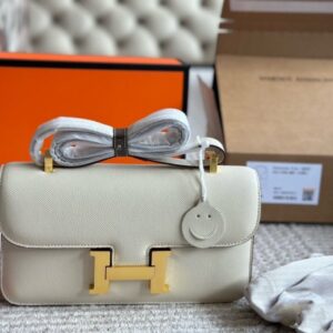 【AT2850】Hermesのカーフスチュワーデスバッグ！24Kの金Hバックルの特別なバッグ、レーザー金具、最高級の手作りと革、全体のバッグのディテールが細かく完璧です、バッグの形状は丸くてちょうど良い曲線を描いています。