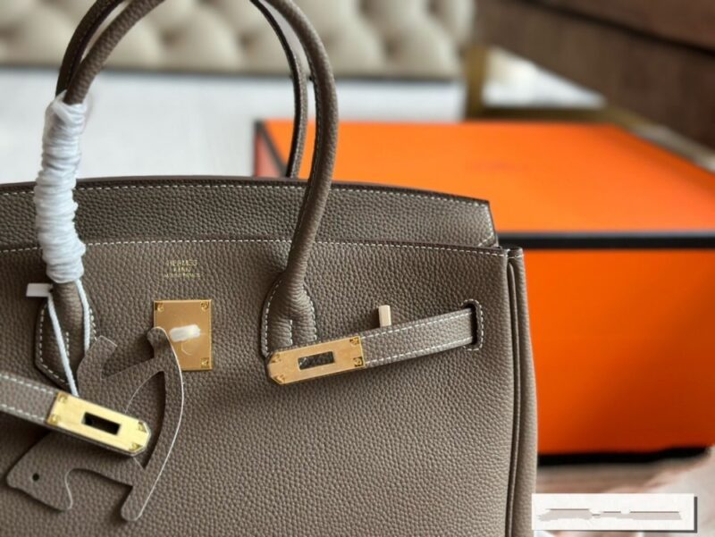 【AT2853】Hermes エルメスの最高級の純皮製品は、無数の愛情を集めています。エルメス・バーキンプラチナバッグは専門店で常時取り扱われています。