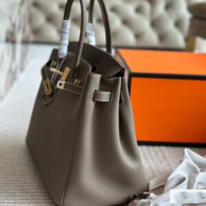 【AT2853】Hermes エルメスの最高級の純皮製品は、無数の愛情を集めています。エルメス・バーキンプラチナバッグは専門店で常時取り扱われています。
