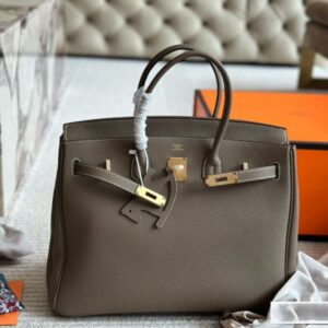 【AT2853】Hermes エルメスの最高級の純皮製品は、無数の愛情を集めています。エルメス・バーキンプラチナバッグは専門店で常時取り扱われています。