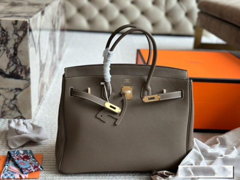 【AT2853】Hermes エルメスの最高級の純皮製品は、無数の愛情を集めています。エルメス・バーキンプラチナバッグは専門店で常時取り扱われています。