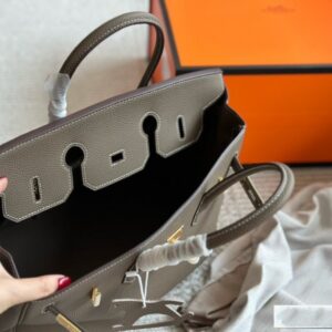 【AT2853】Hermes エルメスの最高級の純皮製品は、無数の愛情を集めています。エルメス・バーキンプラチナバッグは専門店で常時取り扱われています。