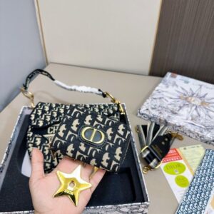 【AT2856】Dior ディオールのサドルバッグギフトセット💕 財布付き 最も人気のあるバッグ、実物は超カワイイ！超お買い得なギフトセット‼️‼️‼️ギフトに最適🎁