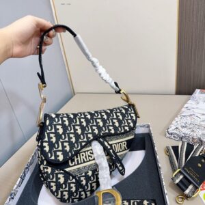 【AT2856】Dior ディオールのサドルバッグギフトセット💕 財布付き 最も人気のあるバッグ、実物は超カワイイ！超お買い得なギフトセット‼️‼️‼️ギフトに最適🎁