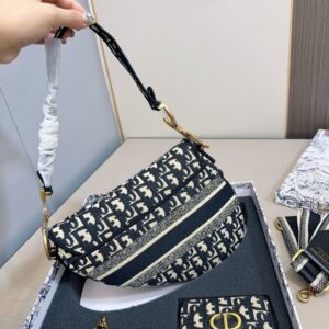 【AT2856】Dior ディオールのサドルバッグギフトセット💕 財布付き 最も人気のあるバッグ、実物は超カワイイ！超お買い得なギフトセット‼️‼️‼️ギフトに最適🎁