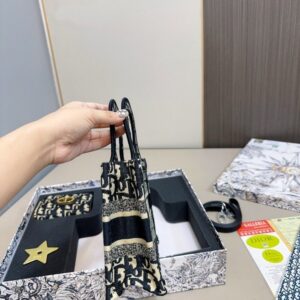 【AT2857】Dior ディオール トートバッグ ギフトセット💕 財布付き  最も人気のあるバッグの一つで、実物は超かわいいです！超お得なギフトセット‼️‼️‼️プレゼントに最適🎁