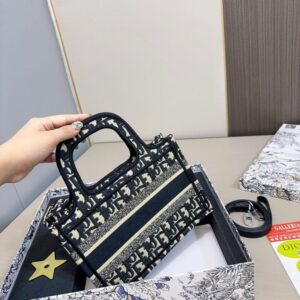 【AT2857】Dior ディオール トートバッグ ギフトセット💕 財布付き  最も人気のあるバッグの一つで、実物は超かわいいです！超お得なギフトセット‼️‼️‼️プレゼントに最適🎁