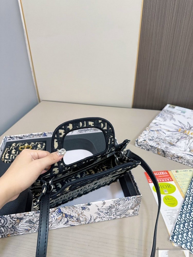 【AT2857】Dior ディオール トートバッグ ギフトセット💕 財布付き  最も人気のあるバッグの一つで、実物は超かわいいです！超お得なギフトセット‼️‼️‼️プレゼントに最適🎁